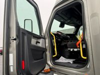 2023 Freightliner CASCADIA 126