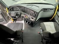 2023 Freightliner CASCADIA 126