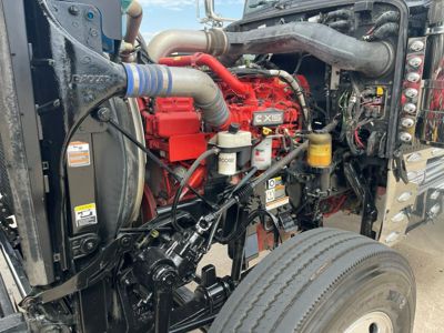 2023 Peterbilt 389
