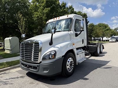 2019 Freightliner CASCADIA 126