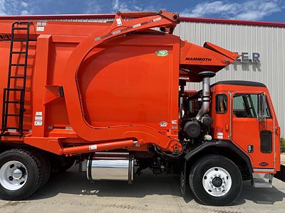 2021 Peterbilt 520