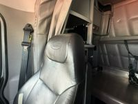 2023 Peterbilt 389