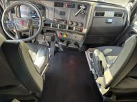2022 Kenworth T880