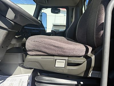 2020 Volvo VNL42T