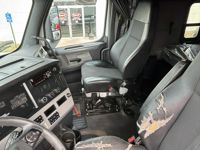 2020 Freightliner CASCADIA 126