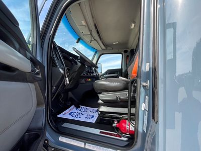 2023 Kenworth T680