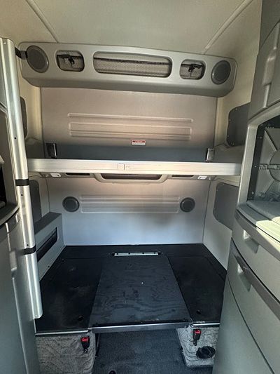 2025 Volvo Vnl 860