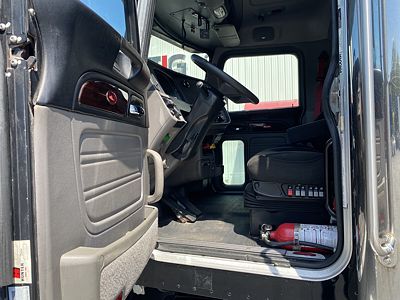 2022 Peterbilt 389