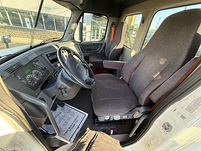 2020 Freightliner CASCADIA 125