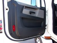 2022 Freightliner CASCADIA 126