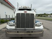 2023 Peterbilt 389