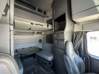 2022 Volvo VNL64T860