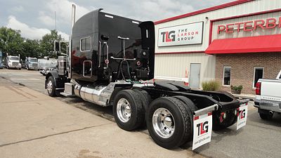 2017 Peterbilt 389