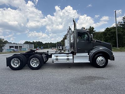 2021 Kenworth T880