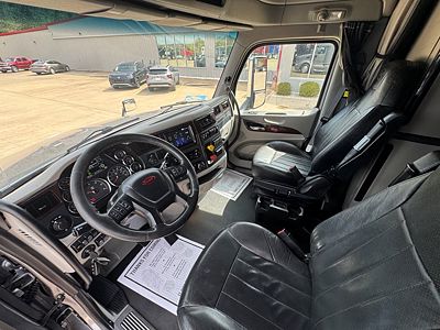 2021 Peterbilt 579