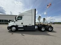 2022 Freightliner CASCADIA 116