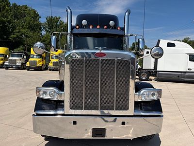2022 Peterbilt 389