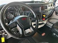2022 Peterbilt 579