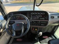 2022 Peterbilt 389