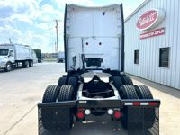 2023 Peterbilt 579