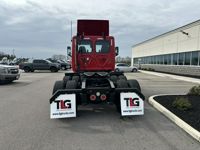 2021 Freightliner CASCADIA 126