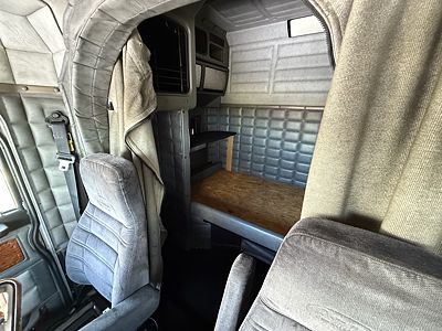 2000 Peterbilt 379