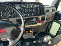 2022 Peterbilt 389