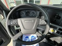 2021 Freightliner CASCADIA 116