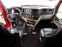 2023 Peterbilt 579