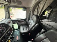 2023 Peterbilt 389