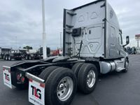 2019 Freightliner CASCADIA 126