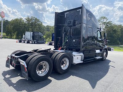2023 Freightliner CASCADIA 126