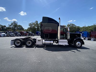 2022 Peterbilt 389