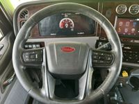 2022 Peterbilt 389