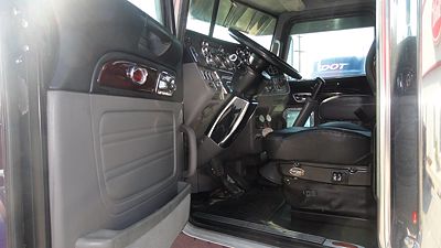 2017 Peterbilt 389