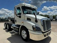 2017 Freightliner CASCADIA 113