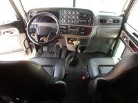 2024 Peterbilt 389