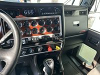 2023 Kenworth W900