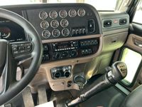 2023 Peterbilt 389