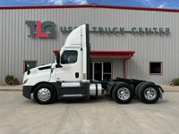 2021 Freightliner CASCADIA 126