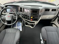 2023 Peterbilt 579