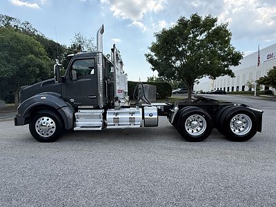 2021 Kenworth T880