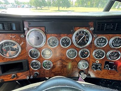 2000 Peterbilt 379