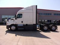 2021 Freightliner CASCADIA 116