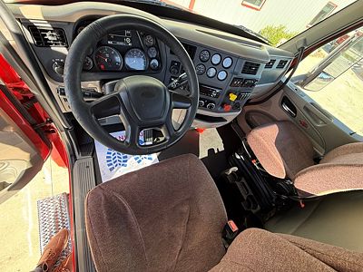 2020 Peterbilt 567