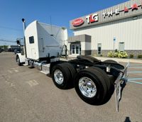 2022 Peterbilt 389