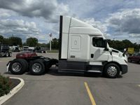2022 Freightliner CASCADIA 116