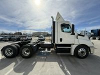 2021 Freightliner CASCADIA 126