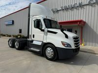 2021 Freightliner CASCADIA 126
