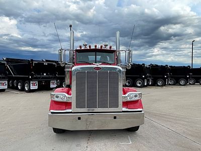 2022 Peterbilt 389